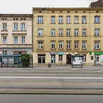 Modern Apartment Lubicz Kraków by Renters